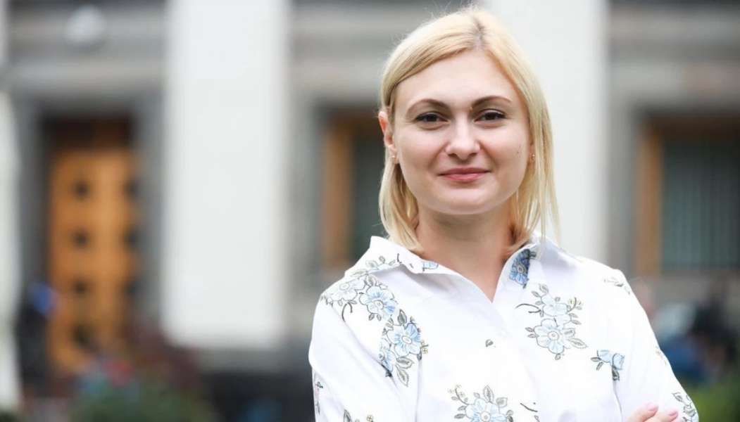 Євгенія Кравчук: Більшість виділених цього року Євросоюзом коштів за репараційним кредитом Україна використає на виробництво й закупівлю зброї